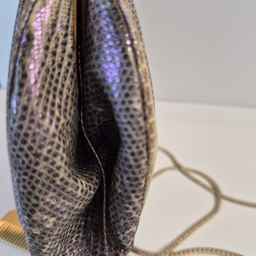 Judith Leiber Jeweled Ring Lizard Clutch Gold Chain, Signed Pocket Comb & Duster - Picture 13 of 16